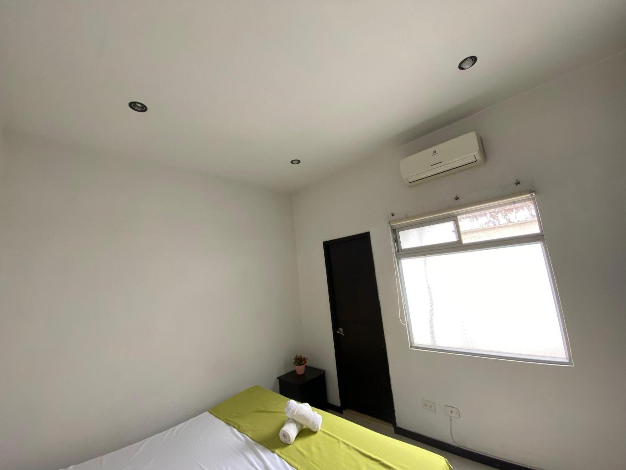 Apartaestudios Laureles Medellín Esterno foto