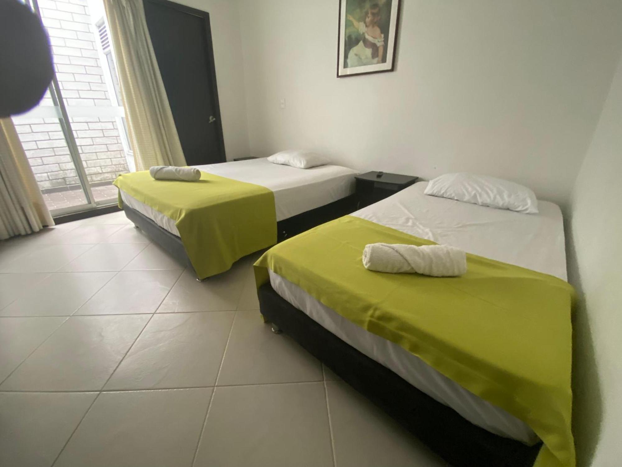 Apartaestudios Laureles Medellín Esterno foto