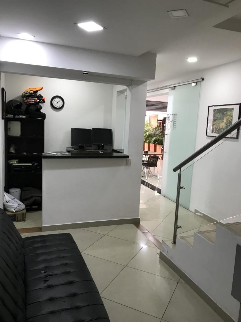 Apartaestudios Laureles Medellín Esterno foto